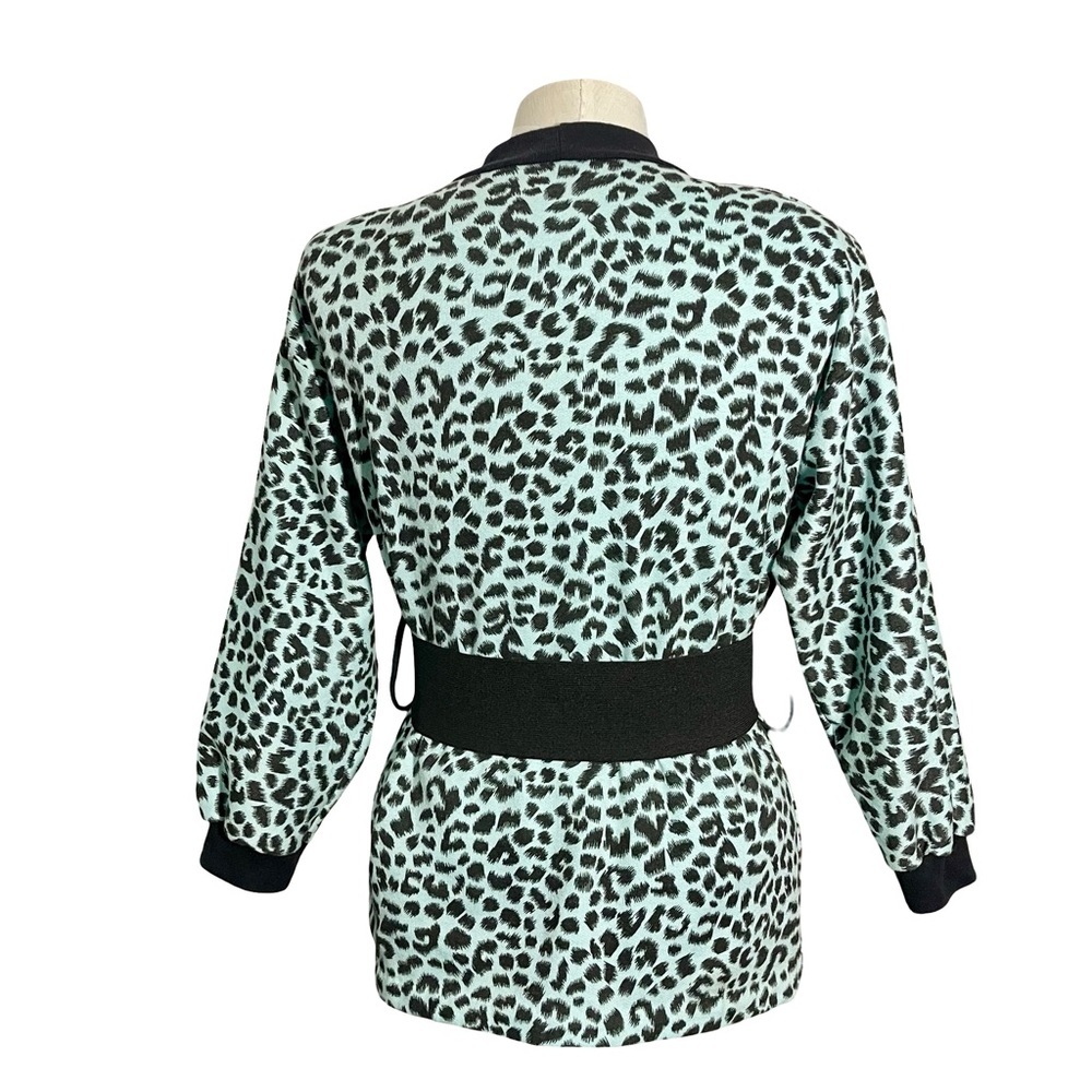 1980’s Sky Lite Aqua Leopard Print Mock Neck Long Sleeve Belted Top SzL/XL - Picture 5 of 8